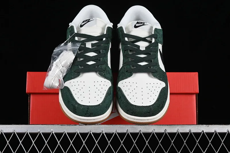All categories Nk SB Dunk series Nk SB Dunk Low low-top sneakers Nk Dunk Low "Green Snake" white-green snake pattern SB low-top casual sports skateboard shoes FQ8893-397